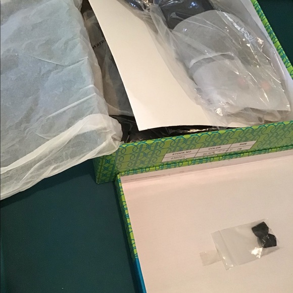 Hot on Hollywood black fringe boots - Picture 6 of 8